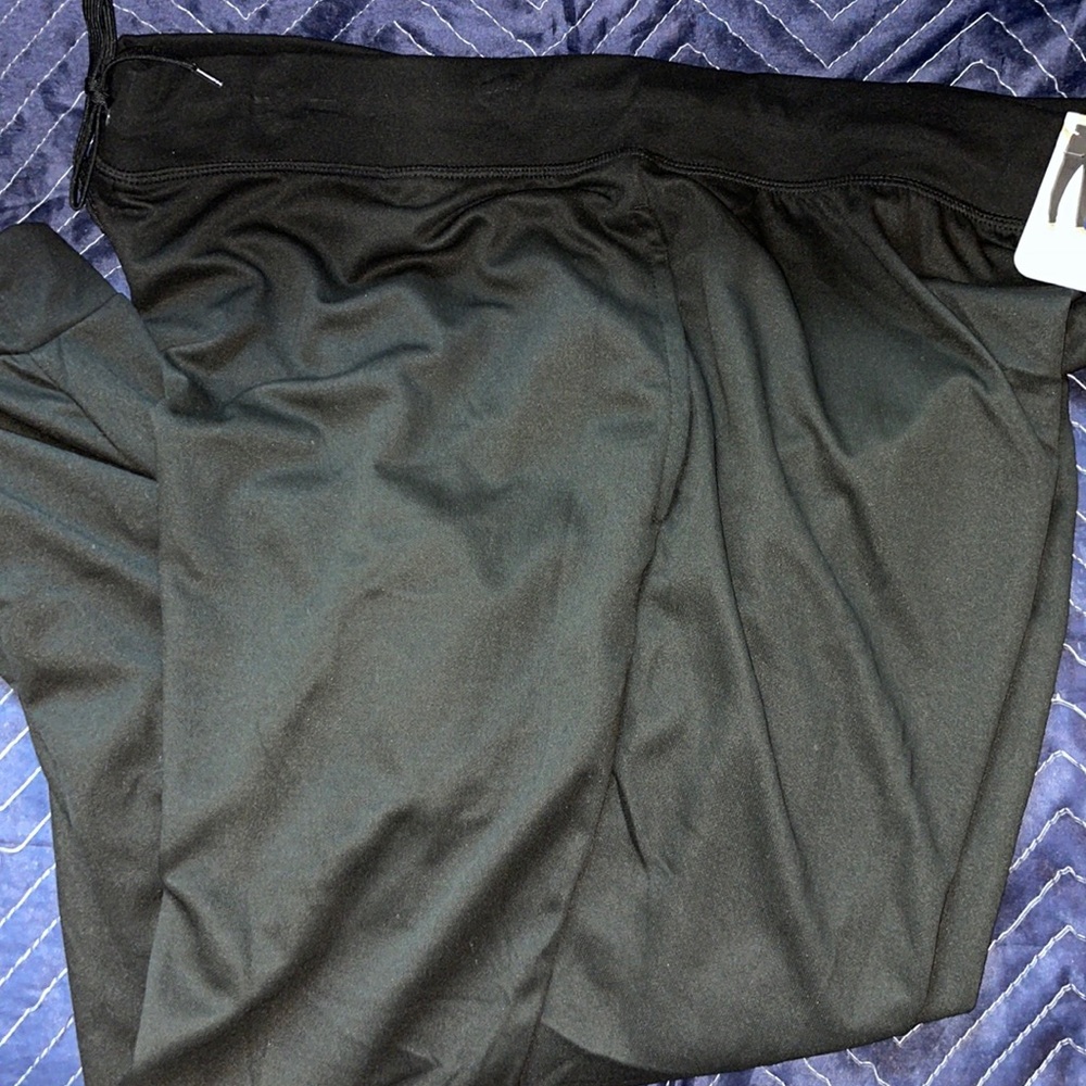 Black loungewear pant with side pockets